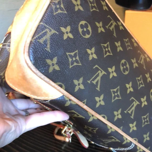 LV Limited Edition Riveting Monogram Bag - Picture 12 of 17
